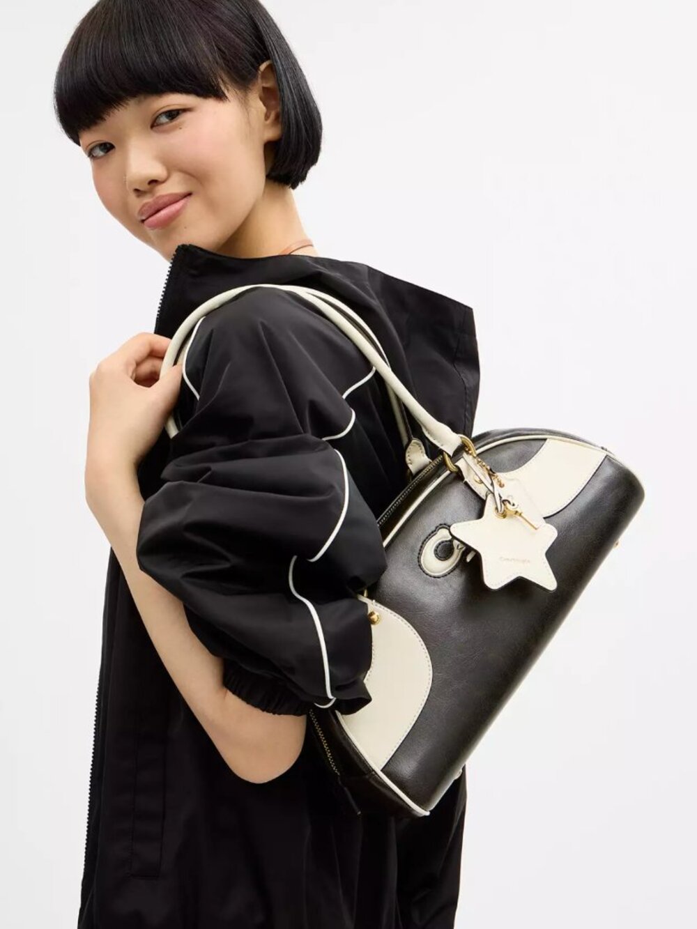 Coach Coachtopia CDU49 Bowling Shoulder Bag Upcrafted Leather Black/Chalk NWT - Picture 2 of 16